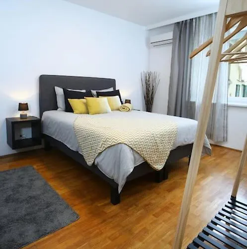 Apartment ☆beach Centar Large Stylish With Terrace